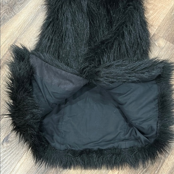 Zara Black Faux Fur Vest women’s medium lined warm - Picture 3 of 12